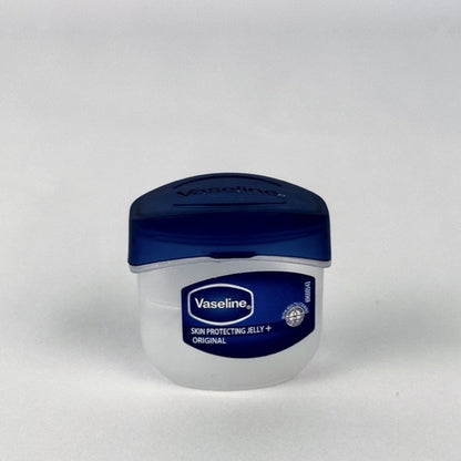 Vaseline - Intensive Care Duo - Travel Size Body Lotion Bottle (0.70") and Lip Protecting Jelly Container (0.20") Set (2 Pieces) - Clinically Proven, Ideal for Lip Protection and Long Lasting Moisturization